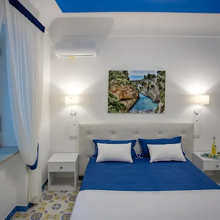 Costa D'amalfi Nocleg ze śniadaniem 4*