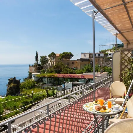 Costa D'amalfi 2* אמאלפי