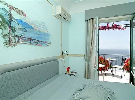 Costa D'amalfi לינה וארוחת בוקר 2*