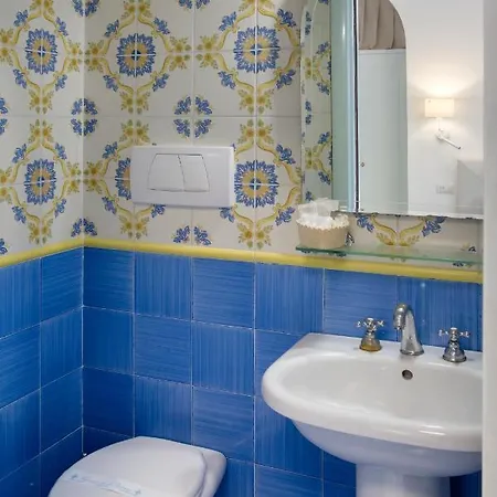 Costa D'amalfi 4* אמאלפי