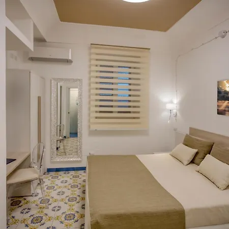 Alojamento de Acomodação e Pequeno-almoço Costa D'amalfi 4*