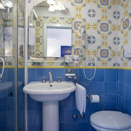 Costa D'amalfi 4* אמאלפי