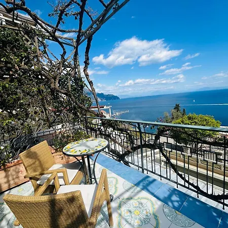 Costa D'amalfi Nocleg ze śniadaniem 2*